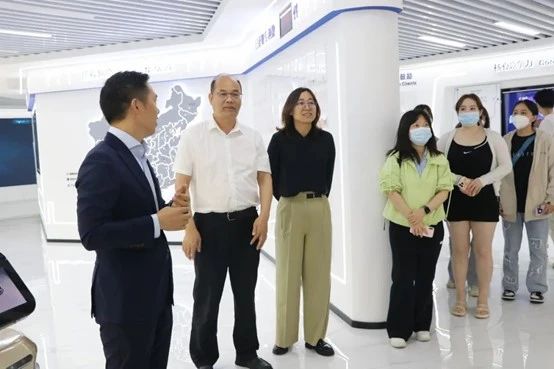 供需联通，校企合作 | 深圳北理莫斯科大学一行到访完美(中国)wanmei·官方网页版,