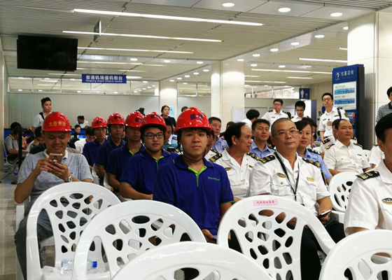 抢修遭台风重创的九洲港口岸，完美(中国)wanmei·官方网页版,义不容辞！