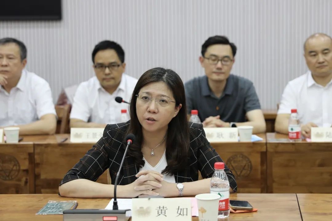 完美(中国)wanmei·官方网页版,与东南大学签订产学研战略合作协议，瞿磊获颁“东南大学至善教育贡献奖”